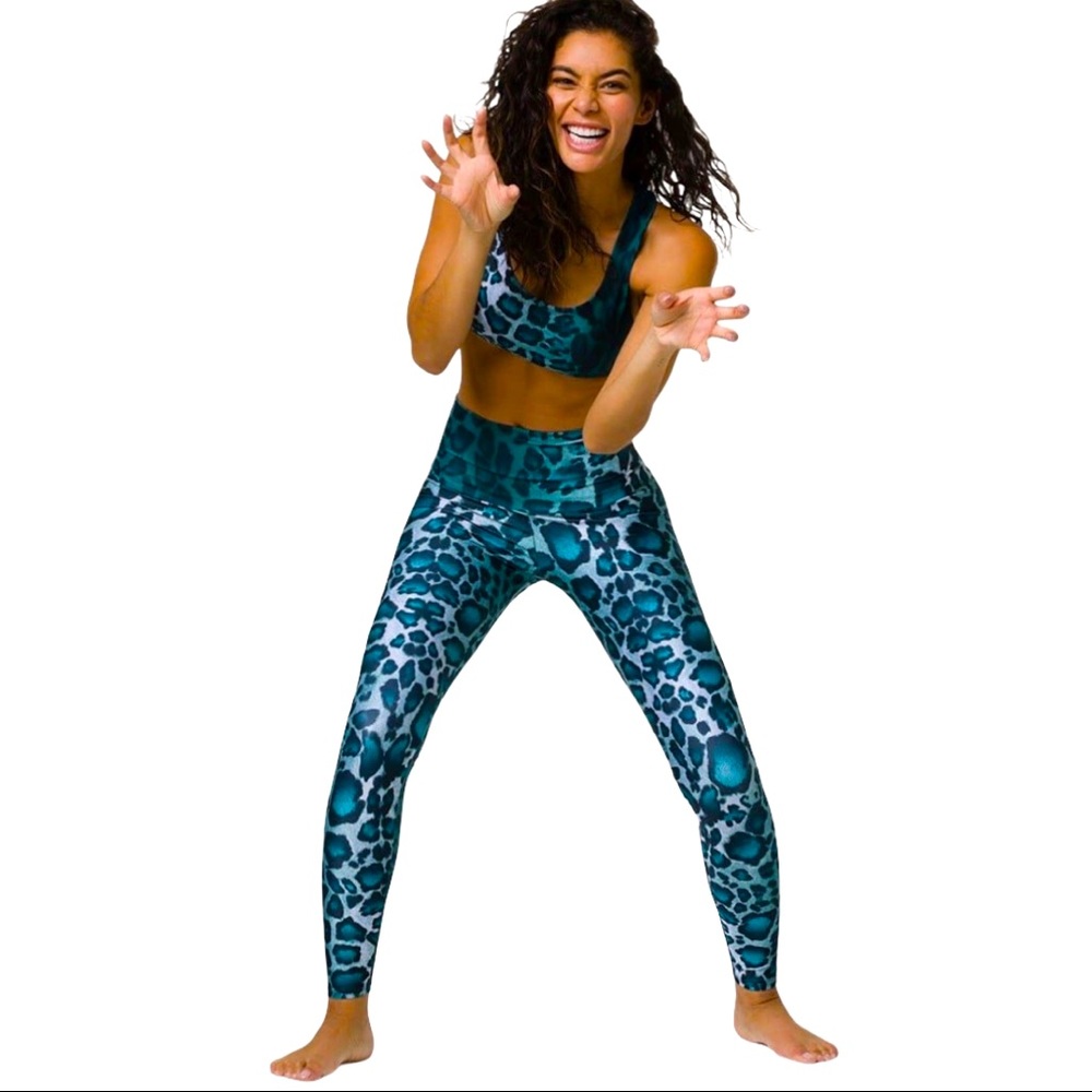 ONZIE HIGH RISE LEGGING in Blue Leopard EUC S/M